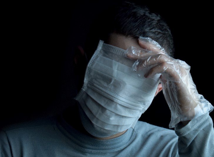 Jovem com proteção contra o coronavirus covid 19 Jovem com proteção contra o coronavirus covid 19
